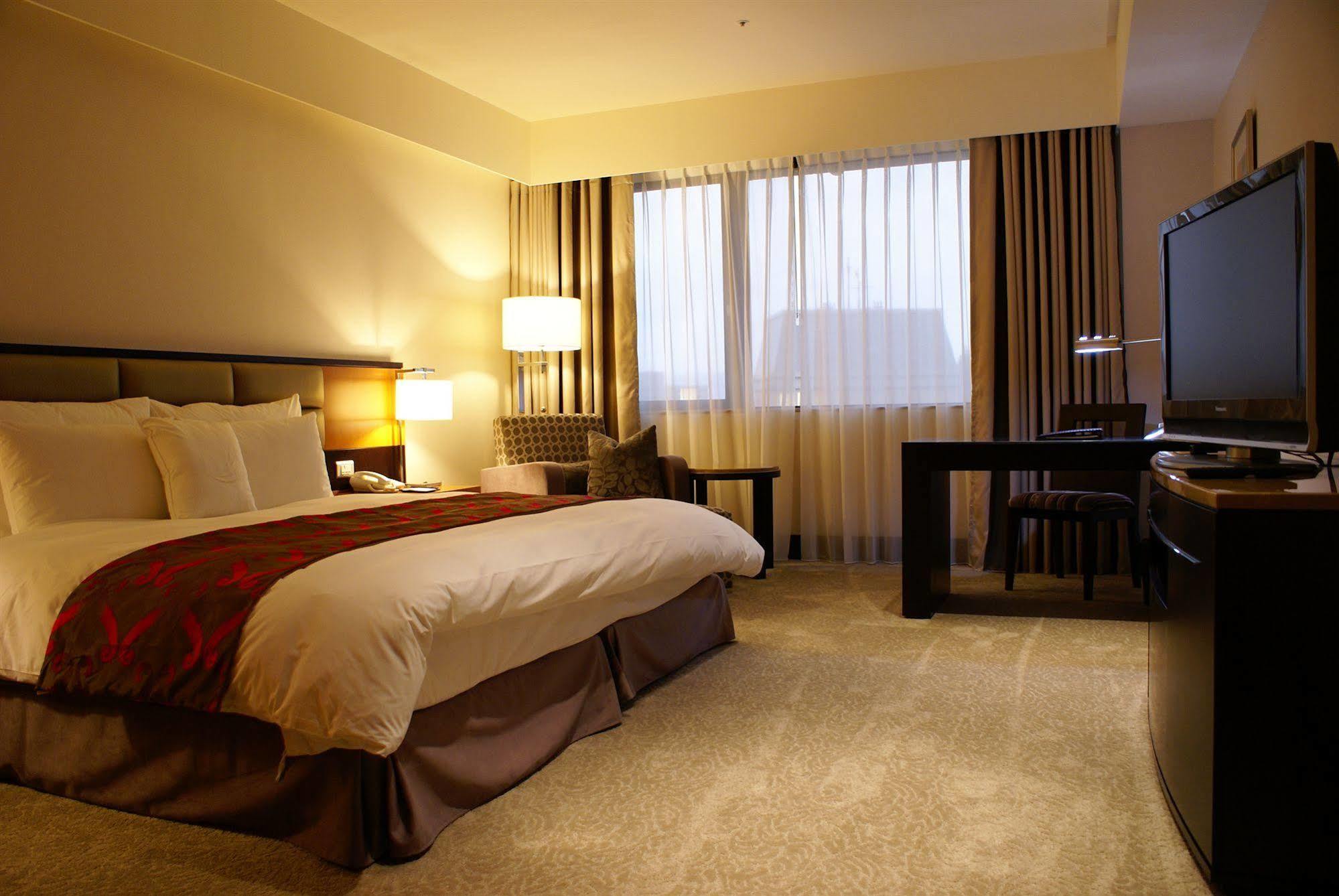 Monarch Skyline Hotel Luzhu Экстерьер фото