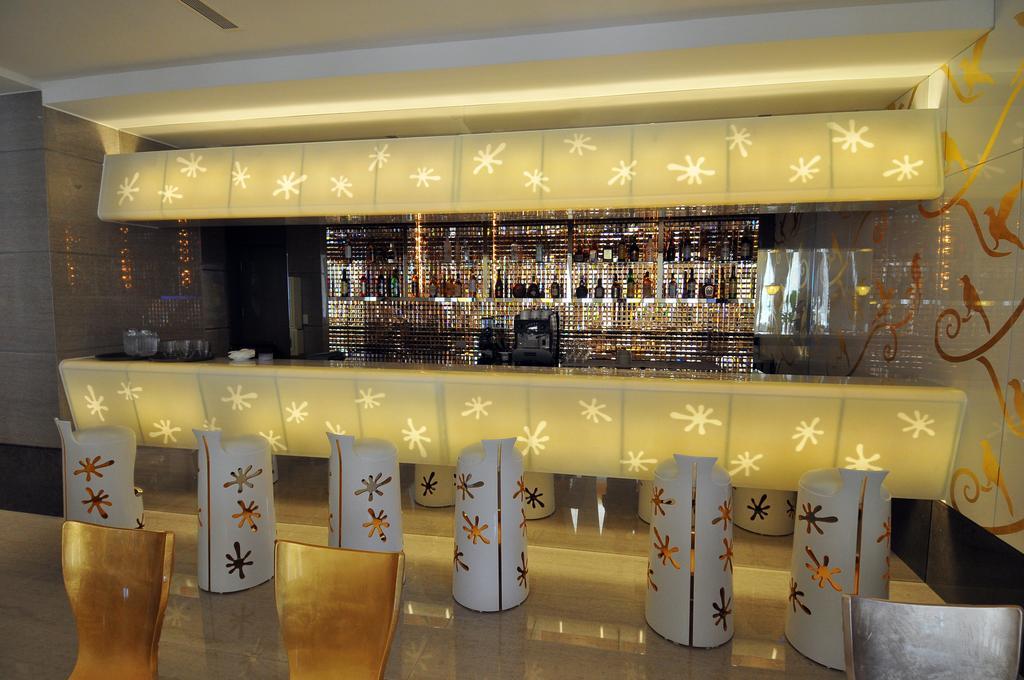Monarch Skyline Hotel Luzhu Экстерьер фото